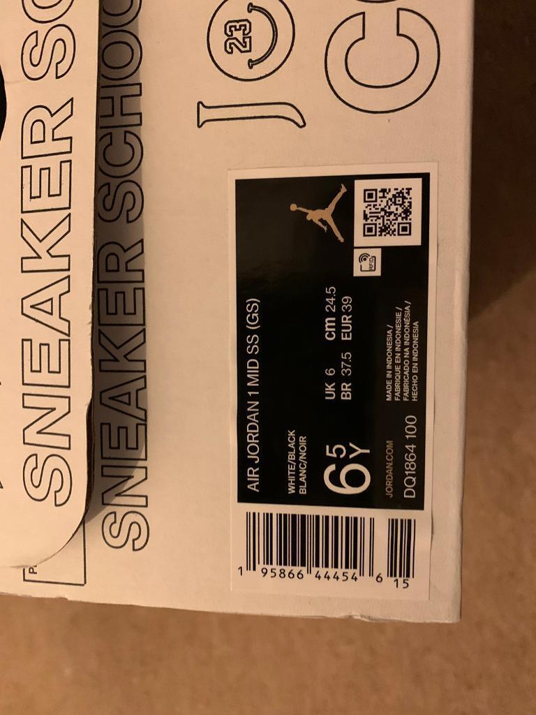 Nike Jordan 1 Mid - size 6