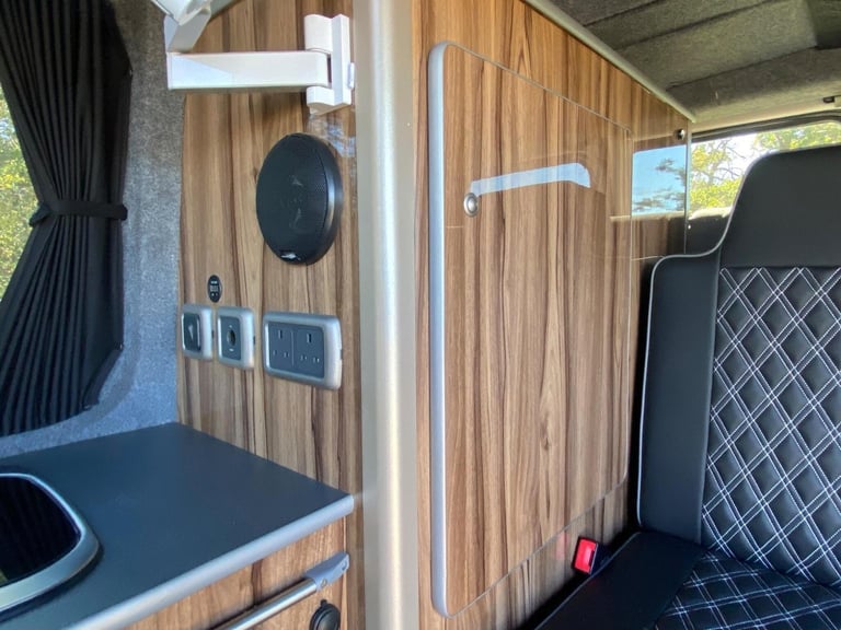 2010 Volkswagen Transporter 5 Belts, 4 Berth Campervan