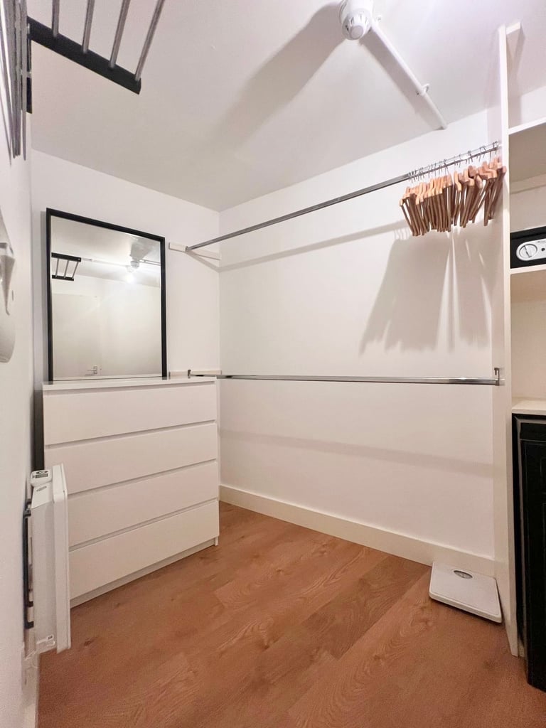 Lovely Large Studio Hove £1000 Short / Long Term 