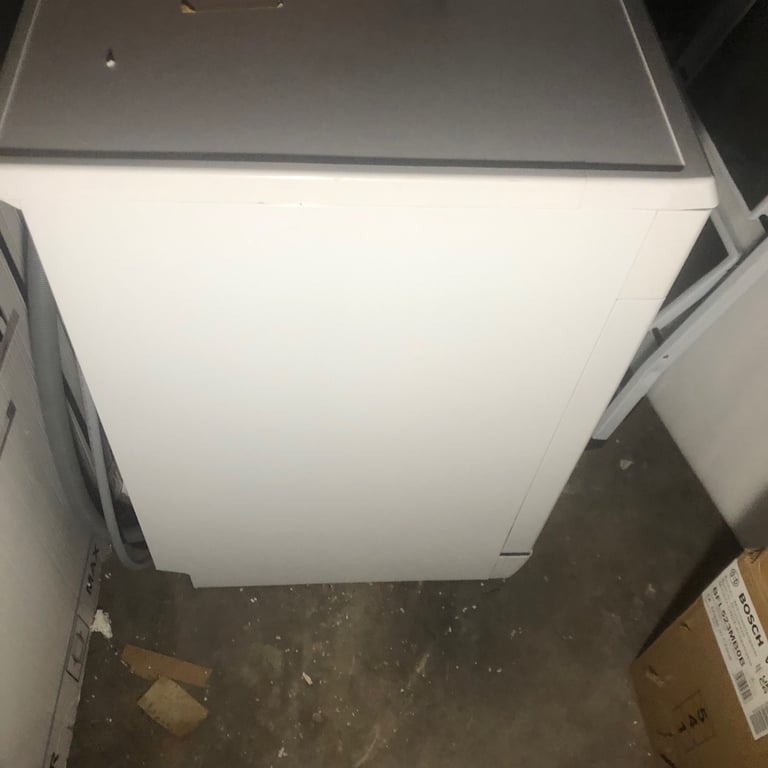 LOGIK slimline dishwasher 