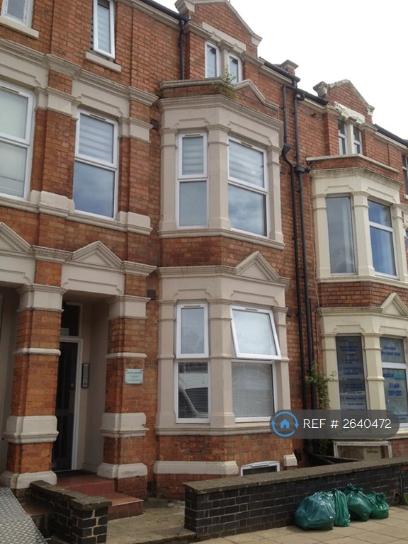 Studio flat in Abington, Northampton, NN1 (#2640472)