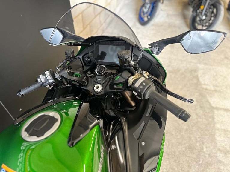 Stunning One Owner 2023/23 Kawasaki Ninja H2 SX Motorcycle 