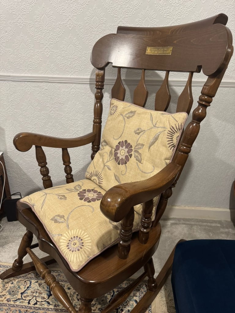 Vintage solid oak Rocking Chair. (rare find)