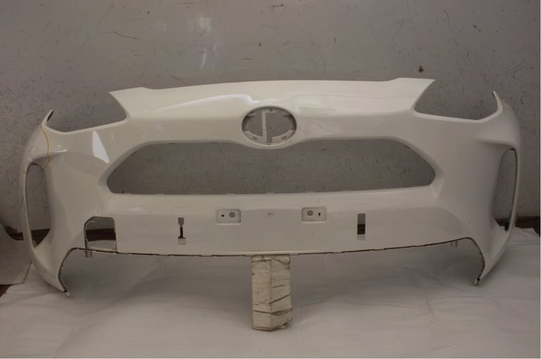 Toyota Yaris Cross Front Bumper 2021 ON 52119-0D020 Genuine *DAMAGED*