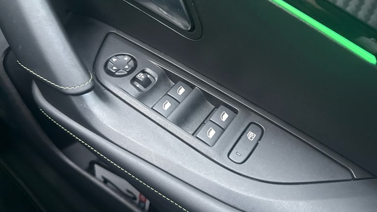 2024 Peugeot 2008 1.2 HYBRID GT SUV 5dr Petrol Hybrid e-DSC6 Euro 6 (s/s) (136 ps) SUV Hybrid Aut...