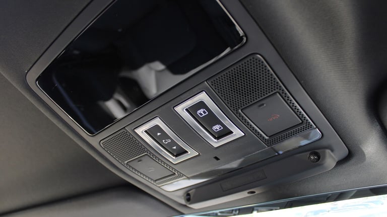 2025 Land Rover Defender Diesel Estate 3.0 D300 Outbound 130 5dr Auto SUV Diesel Automatic