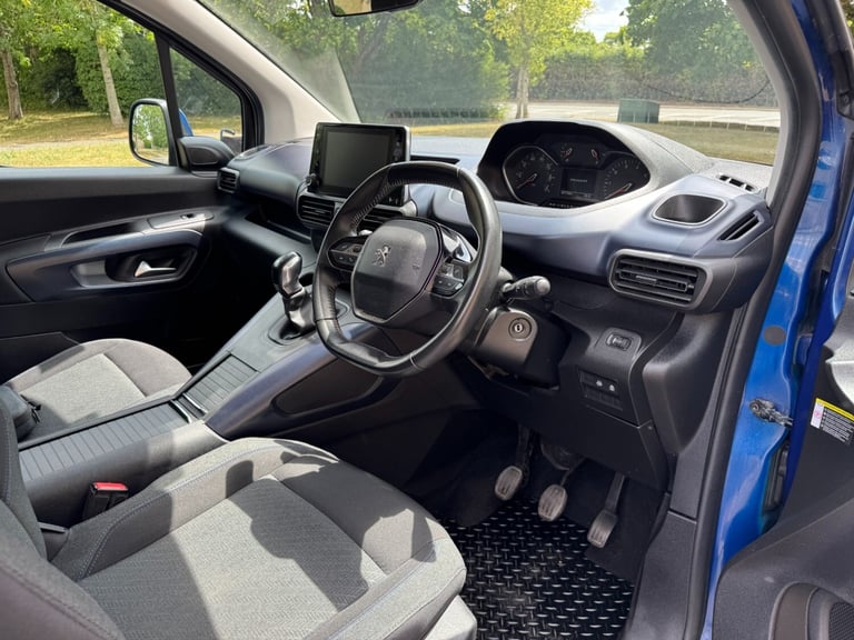  1.5 BlueHDi 100 Allure 5dr Wheelchair Accessible Vehicle, WAV