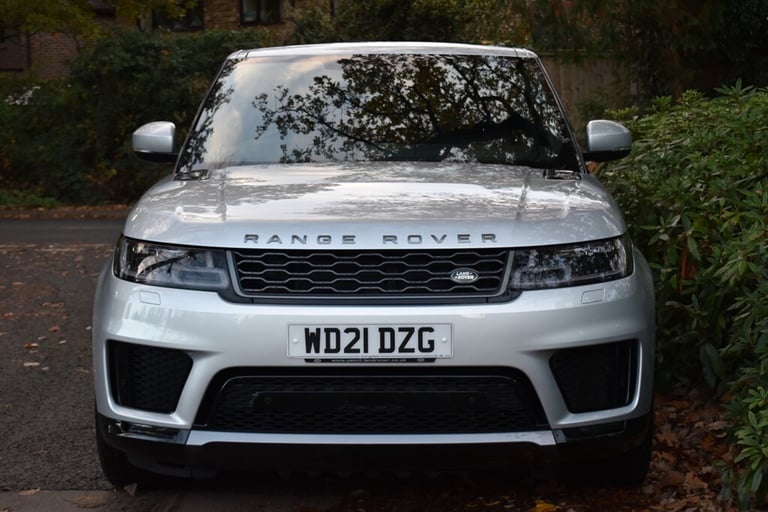 2021 Land Rover Range Rover Sport HSE SILVER+Panoramic Roof and Electric Deployable Tow Pack Esta...