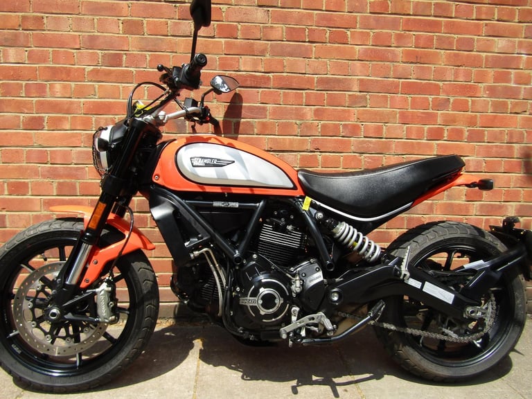 DUCATI SCRAMBLER 800 IN FANSASTIC CONDITION,VERY LOW MILES, AS ORIGINAL! 2019