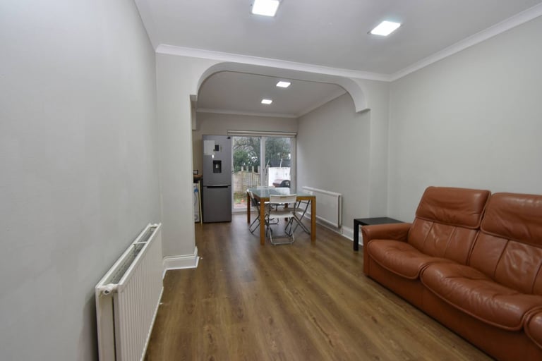 5 bedroom house in London, NW11