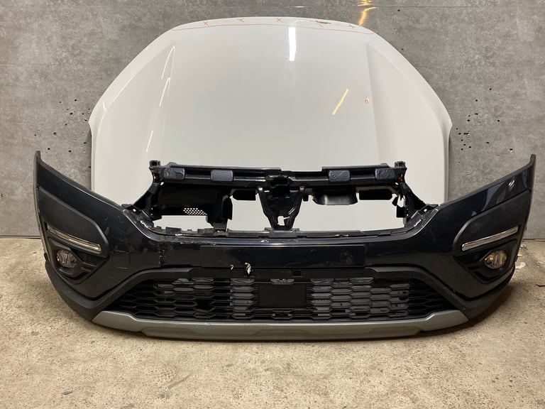 Dacia Sandero mk3 stepway  / jogger bumper  With parking sensors  and bonnet 2021 - 2024