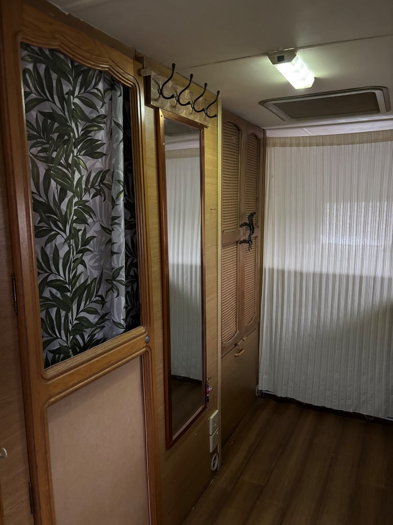 Dodge 50 motorhome, automatic, perkins 4-cylinder 4.0l engine