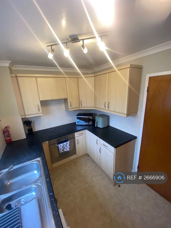 1 bedroom in St. Lukes Close, London, SE25 (#2666906)