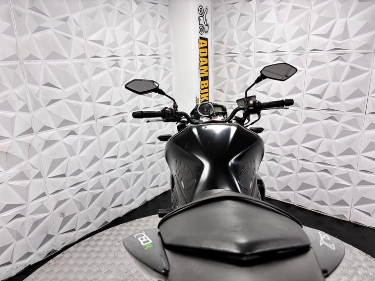 2012 Kawasaki ZR750 | *WARRENTY PROVIDED*