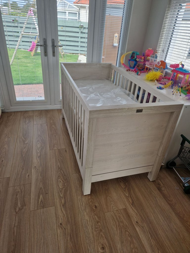 Silver cross cot/bed