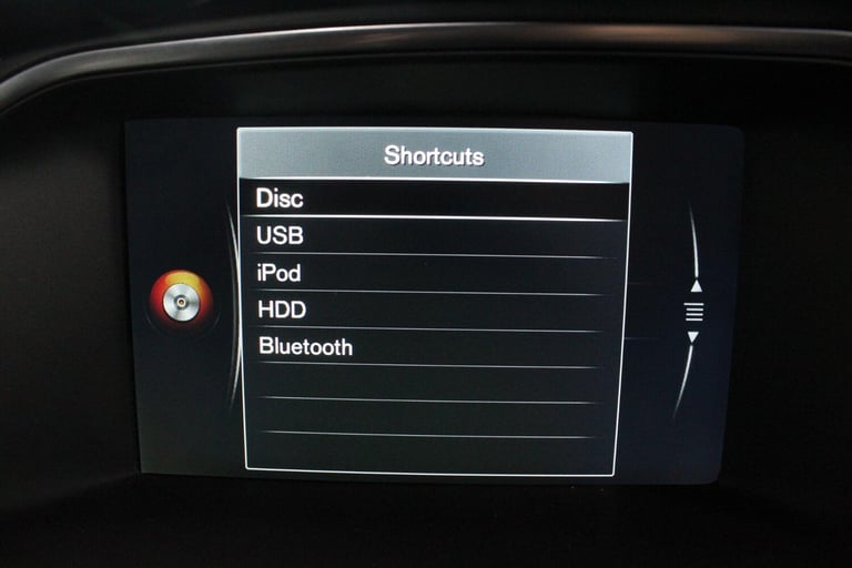 2016 Volvo V40 1.5 T2 R-Design Pro Auto Euro 6 (s/s) 5dr HATCHBACK Petrol Automatic