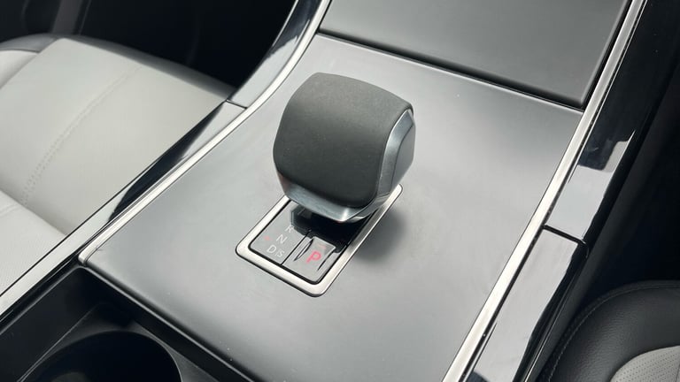 2023 Land Rover Range Rover Velar 2.0 D200 MHEV Dynamic SE 5dr Auto Diesel Estate Estate Diesel A...