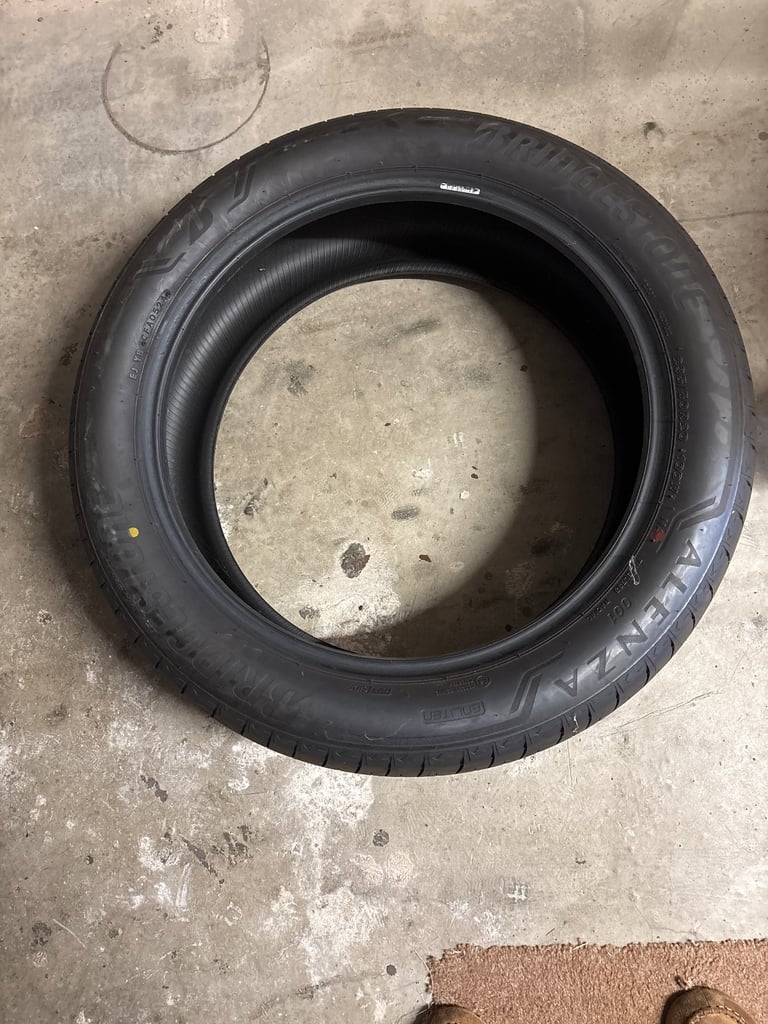 Car tyre