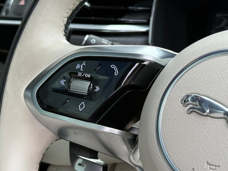 2023 Jaguar F-Pace 2.0 D200 R-Dynamic HSE Black 5dr Auto AWD ESTATE DIESEL Automatic