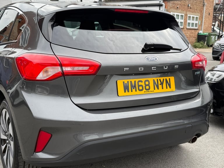 2018 Ford Focus 1.0T EcoBoost Zetec Euro 6 (s/s) 5dr HATCHBACK Petrol Manual