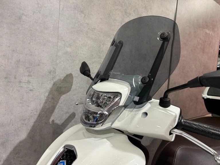 2023 Piaggio Medley 125 - 1332 miles