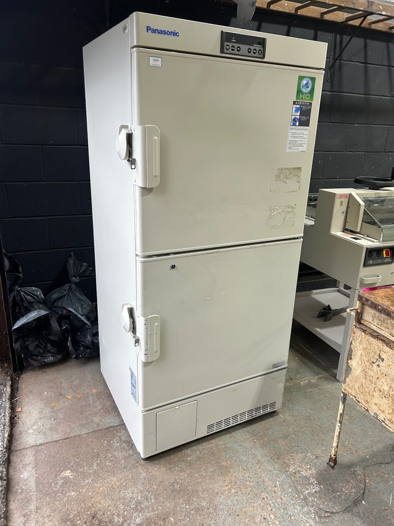 Commercial freezer