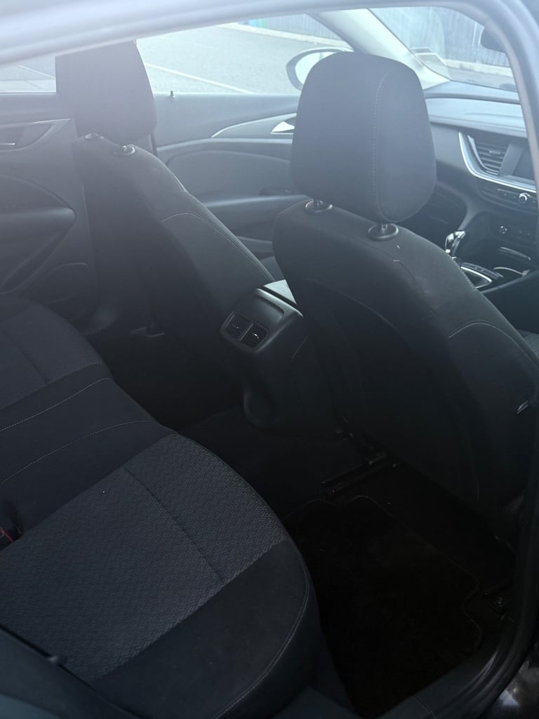 Vauxhall, INSIGNIA, Hatchback, 2019, Manual, 1598 (cc), 5 doors