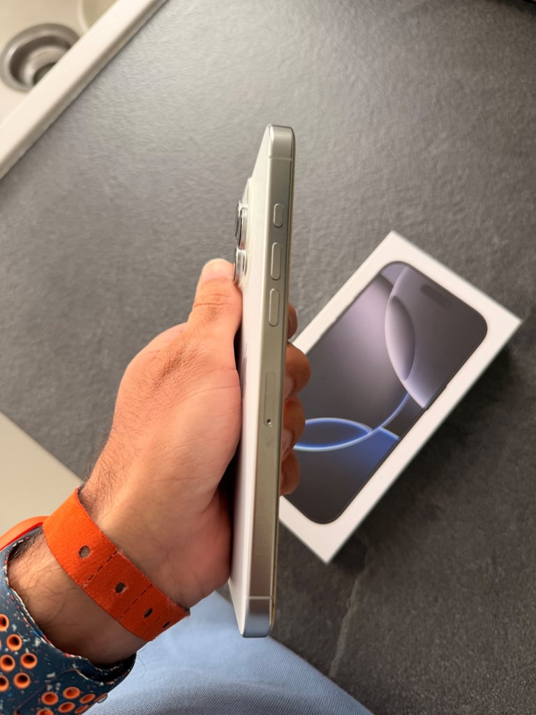 iPhone 16 Pro Max - 256GB