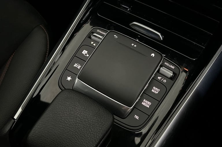 2023 23 MERCEDES-BENZ GLA CLASS 1.3 GLA250E 15.6KWH AMG LINE (PREMIUM) SUV 5DR P