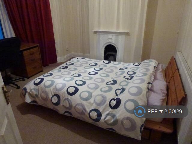 5 bedroom house in Shelbourne Road, Bournemouth, BH8 (5 bed) (#2130129)