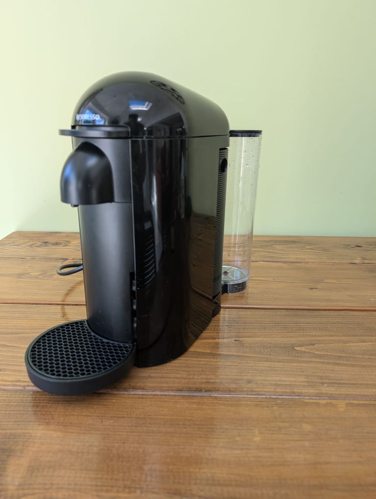 image for Nespresso Vertuo Plus Coffee Machine and Aeroccino Black