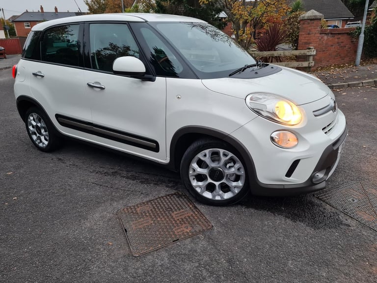 Fabulous Diesel 2014 Fiat 500L Lounge 1.6 Multijet Mpv around 60-63 mpg 2014, Manual, 1598 (cc)