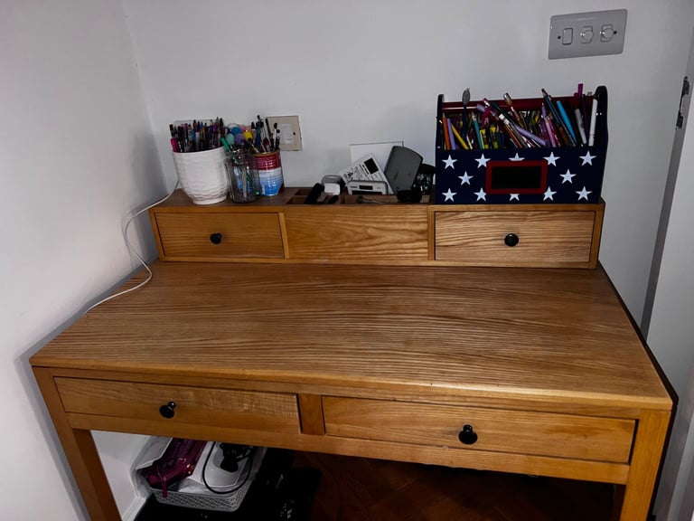 Feather and black children’s desk and chair 