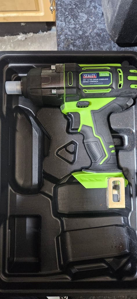 Sealey 18V 1/2" Sq Drive Cordless Impact Wrench - Green