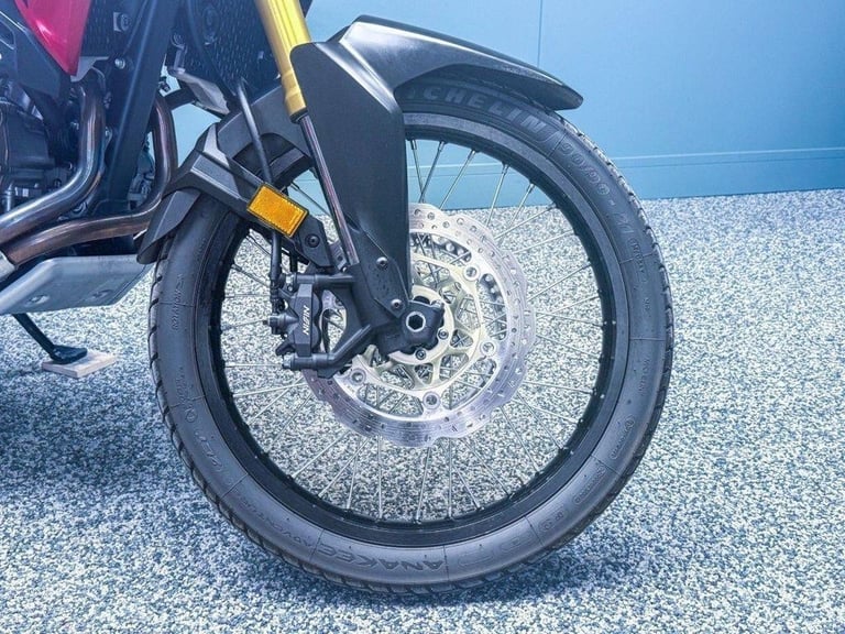 2017 17 HONDA CRF1000L AFRICA TWIN 1000 MANUAL - LOW MILES - FULL LUGGAGE