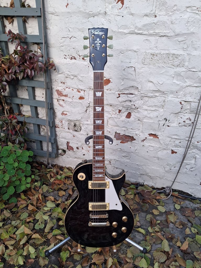 JHS Vintage V100 electric guitar
