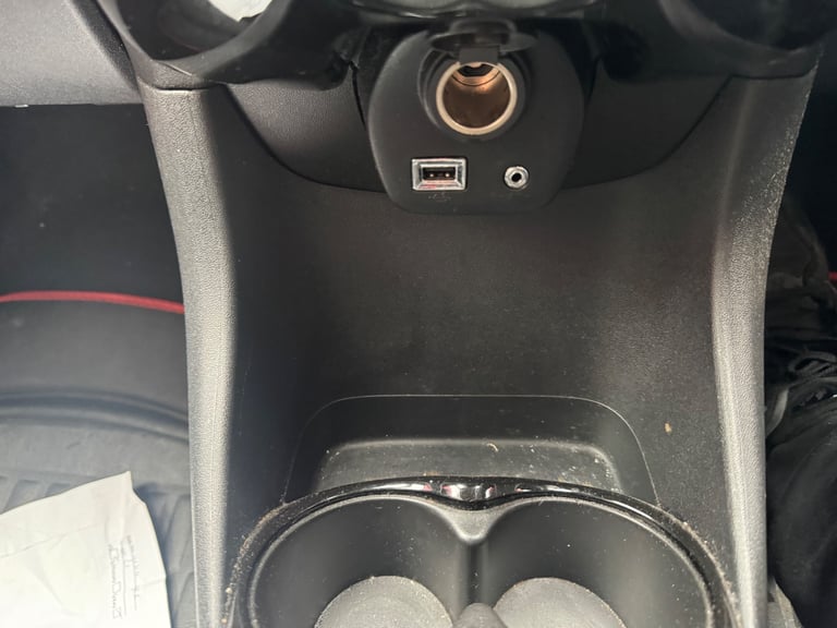 Peugeot, 208, Hatchback, 2014, Manual, 1398 (cc), 5 doors