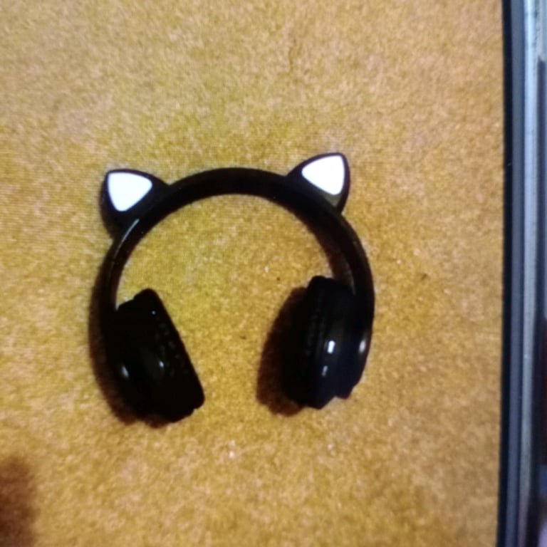 Mickey Mouse Wireless Headphones 