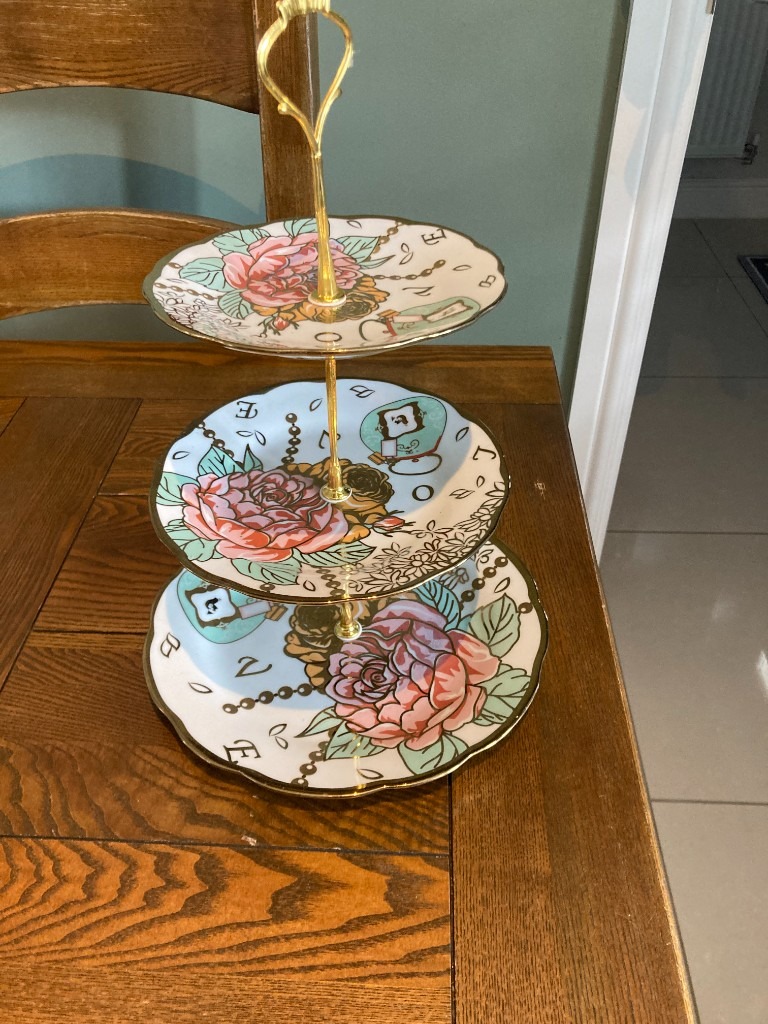 REDUCED Cake stand - Brand new 