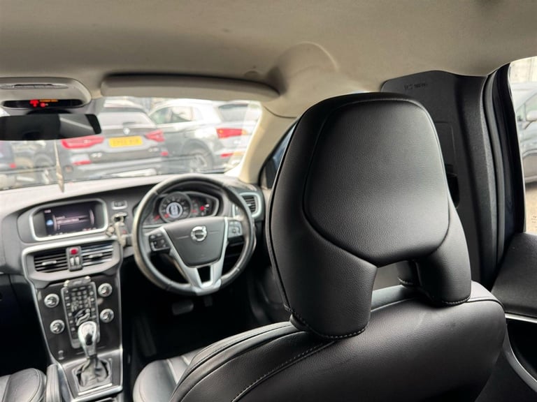 2018 Volvo V40 2.0 D2 Momentum Nav Plus Auto Euro 6 (s/s) 5dr Hatchback Diesel Automatic