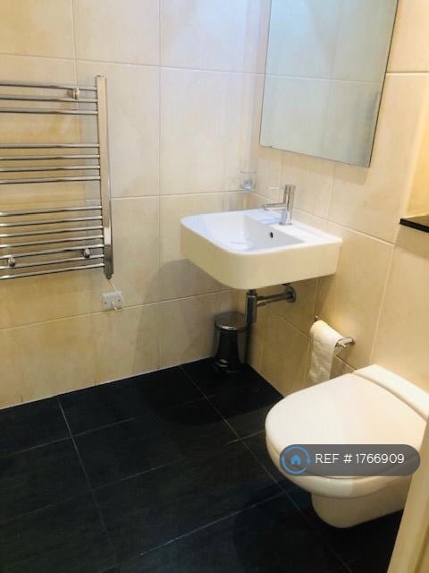 2 bedroom flat in Railway Terrace, Slough, SL2 (2 bed) (#1766909)