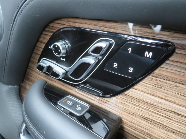 2019 Land Rover Range Rover 3.0 SD V6 Vogue SE SUV 5dr Diesel Auto 4WD Euro 6 (s/s) (275 ps) ESTA...