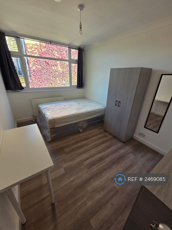 6 bedroom house in Spring Walk, London, E1 (6 bed) (#2469085)