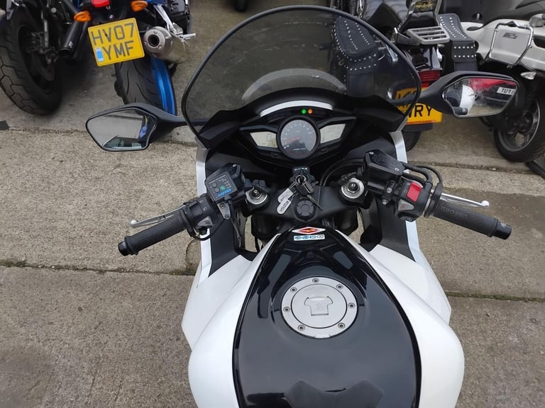 2011 11 HONDA VFR 1200 F-A WHITE VFR1200F FULL LUGGAGE SPORTS TOURER NEW MOT