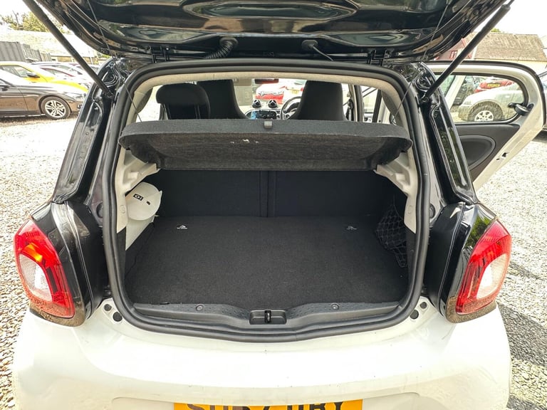 FINANCE AVAILABLE - VERY LOW MILEAGE SMART FORFOUR