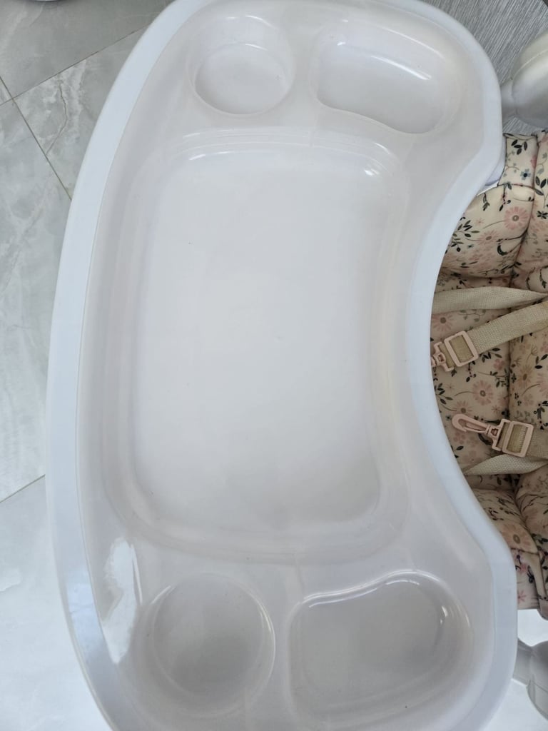 Mamas & Papas Snax Highchair – Curious Alphabet (Used, Excellent Condition)