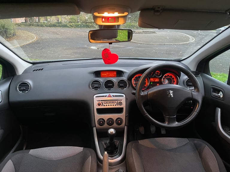 Peugeot, 308, Hatchback, 2010, Manual, 1598 (cc), 5 doors