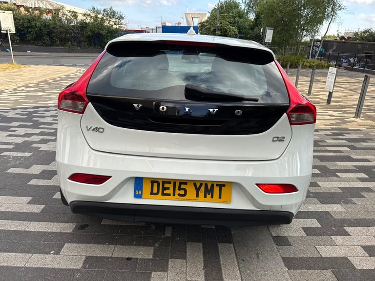 2015 VOLVO V40 SE 1.6 D2 DIESEL 6 SPEED MANUAL WHITE 5dr HATCHBACK 