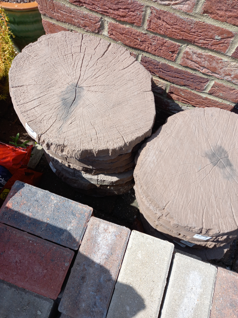 Cut log style paving stones 