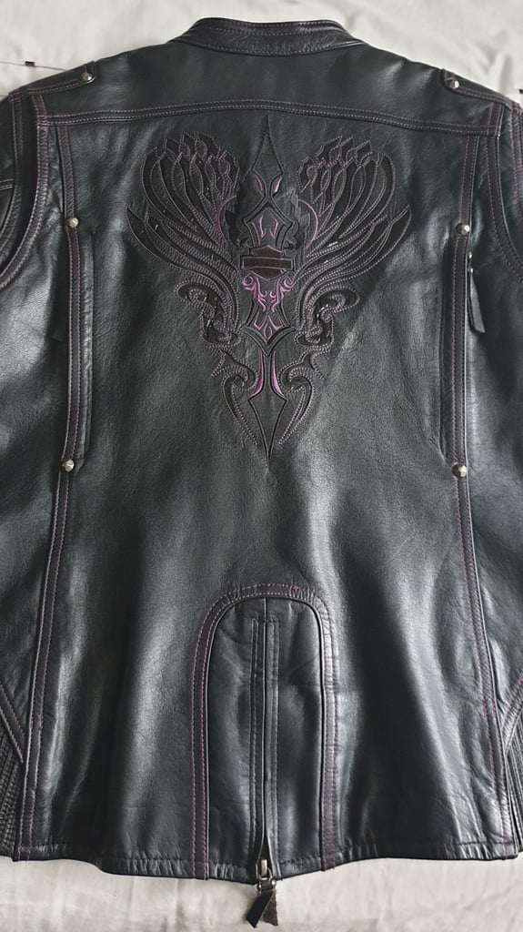 HARLEY DAVIDSON WOMENS LEATHER RIDING JACKET. SIZE XL